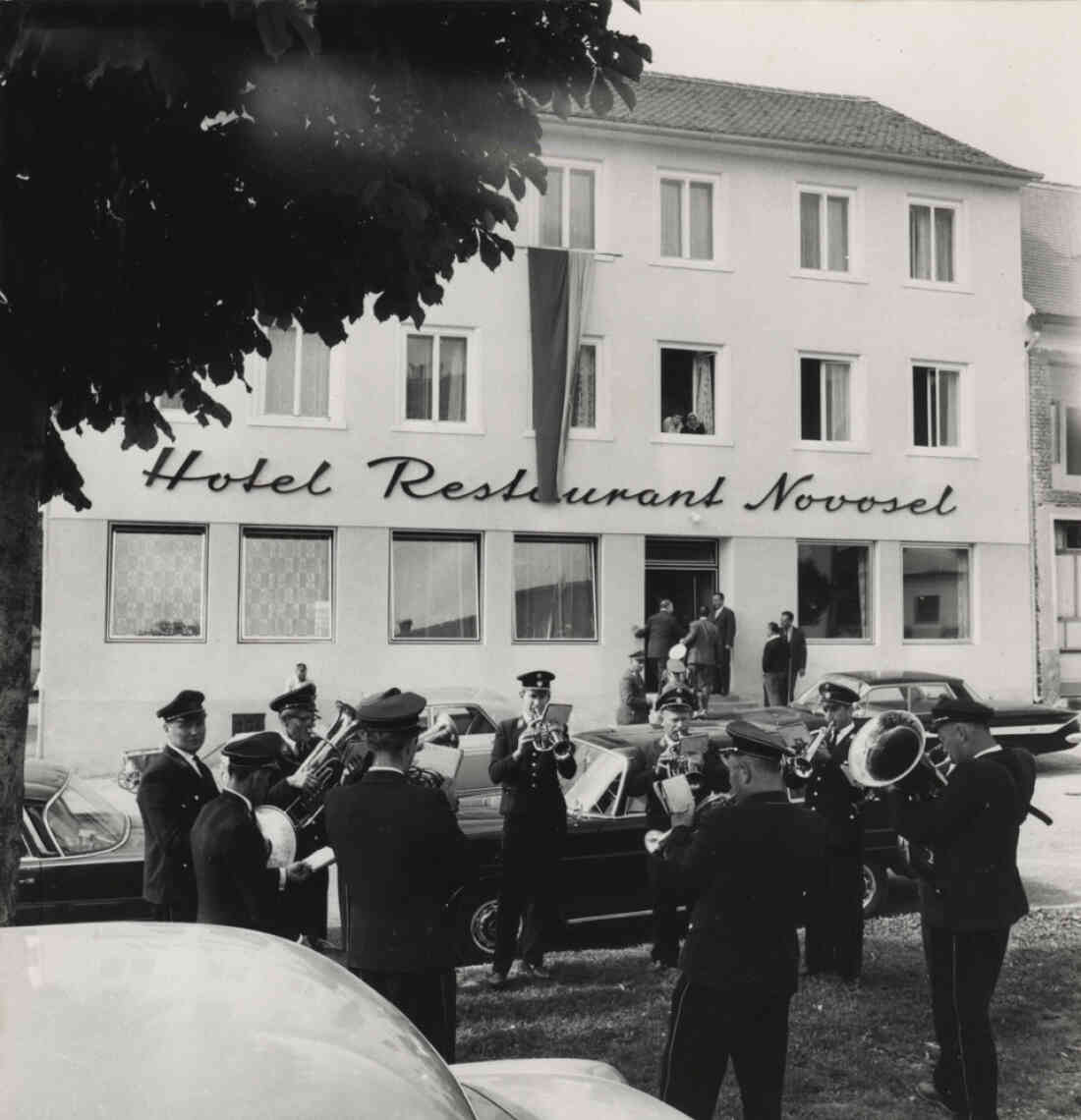 Einweihungsfeier der Firma Gloriette am 10.06.1964 im Hotel Restaurant Novosel am Ägidiplatz 6
