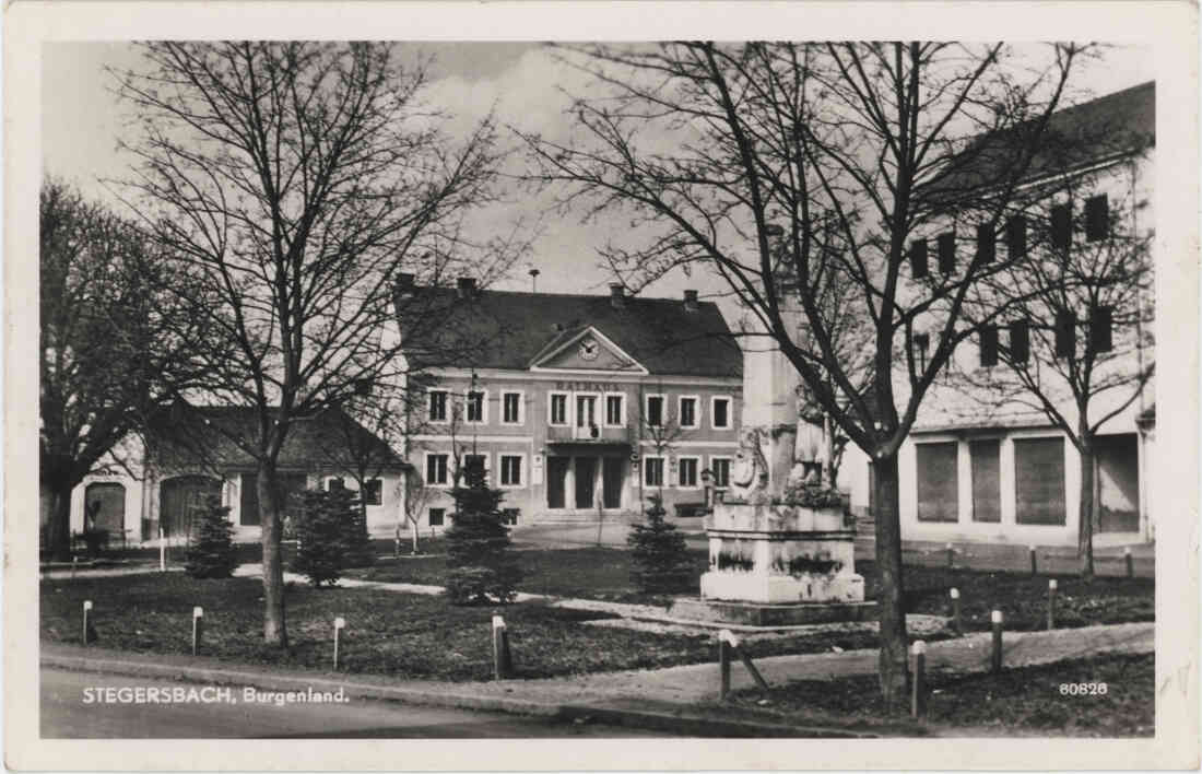 Stegersbach, Burgenland, Hauptplatz, Park, Kriegerdenkmal, Rathaus,