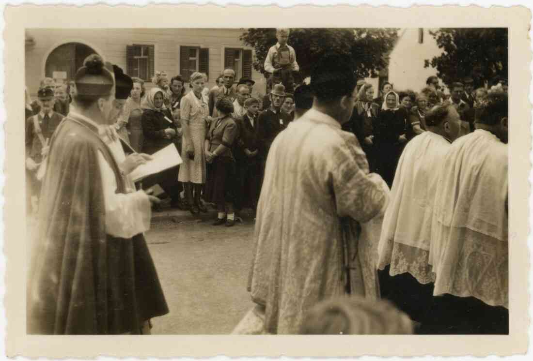 Glockenweihe in Stegersbach am 01. September 1950, der Prozessionszug