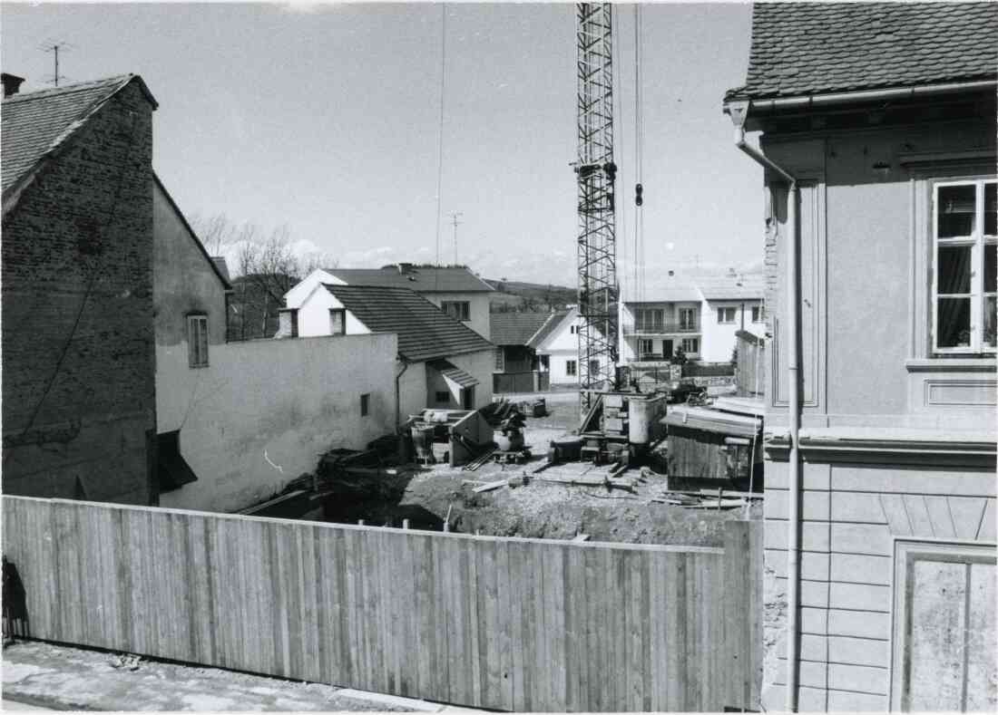 Ehemaliges Feuerwehrhauses in der Herrengasse 14, Baubeginn durch die Firma Böchheimer am 10.04.1973