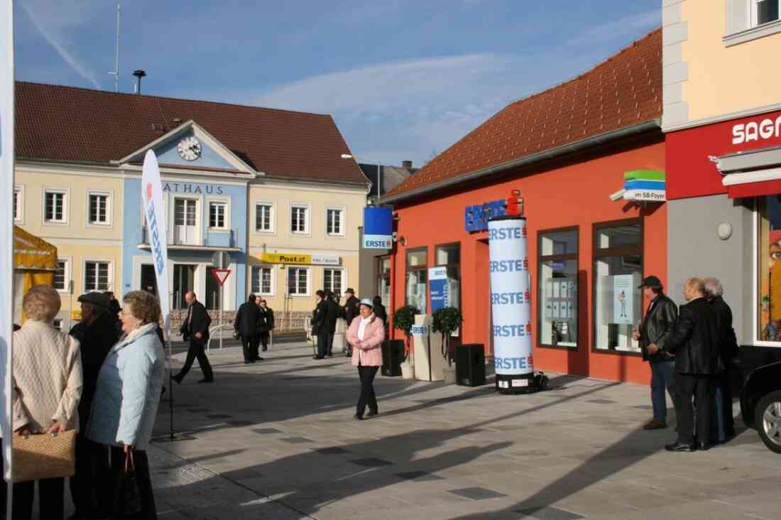 Eröffnung der Erste Bank am Hauptplatz 13