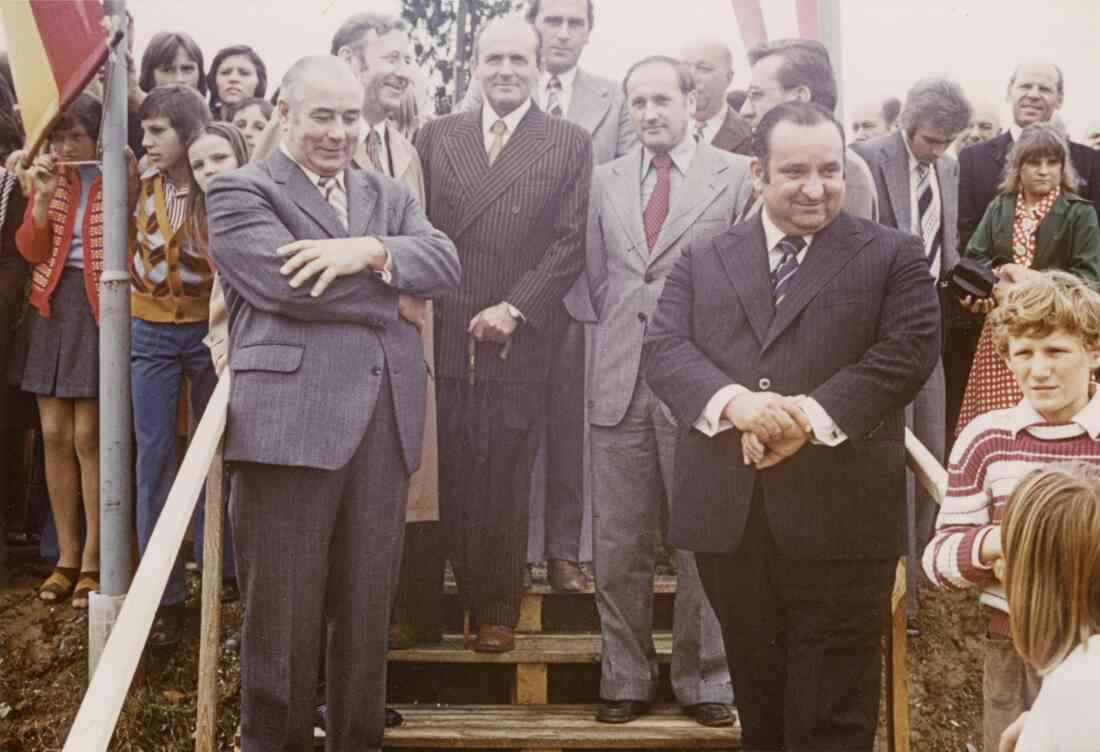 Spatenstich und Grundsteinlegung für den Neubau der Handelsakademie und Handelsschule am 12.09.1975
