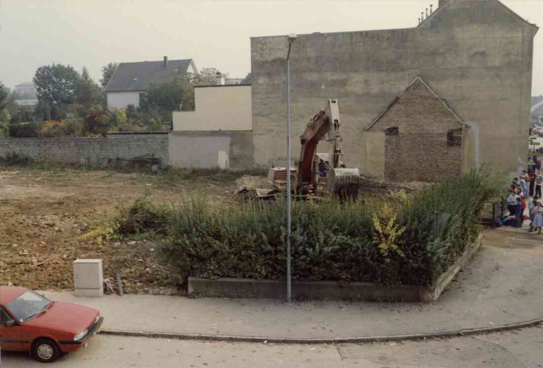 Neubau des Zielpunkt Geschäftes am Hauptplatz im Oktober 1988