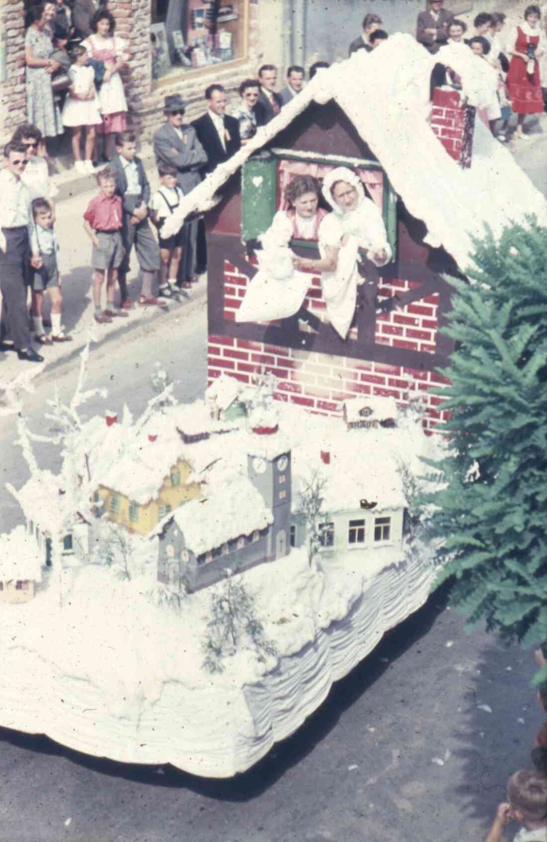 Volksfest und Blumenkorso 1955 in der Herrengasse