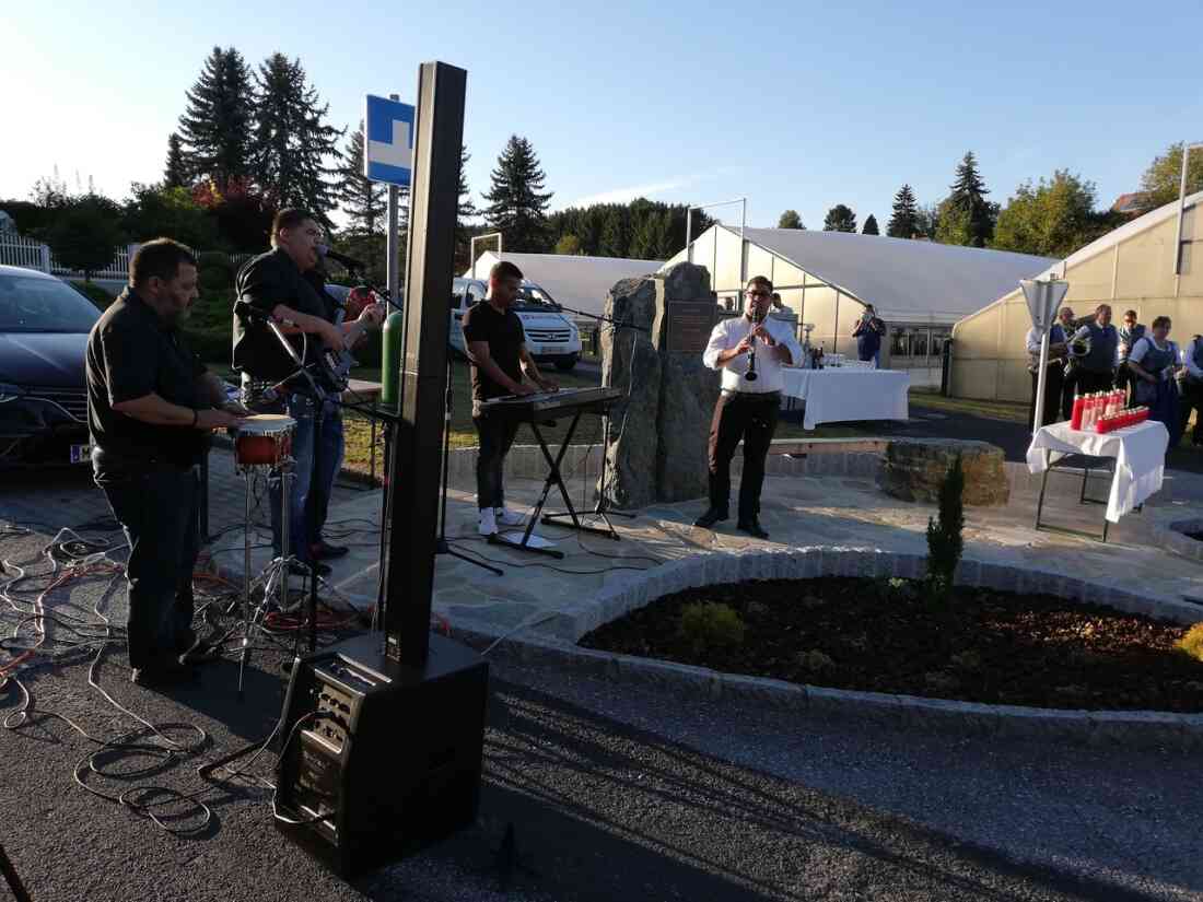 Roma Gedenkstein Segnungsfeier in Stegersbach, Hinterforst am 10. 09. 2021
