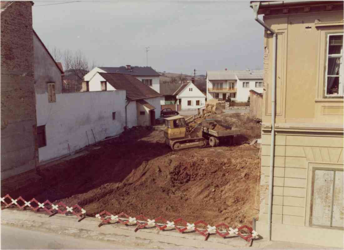 Abtragung des ehemaligen Feuerwehrhauses in der Herrengasse 14, im September 1971