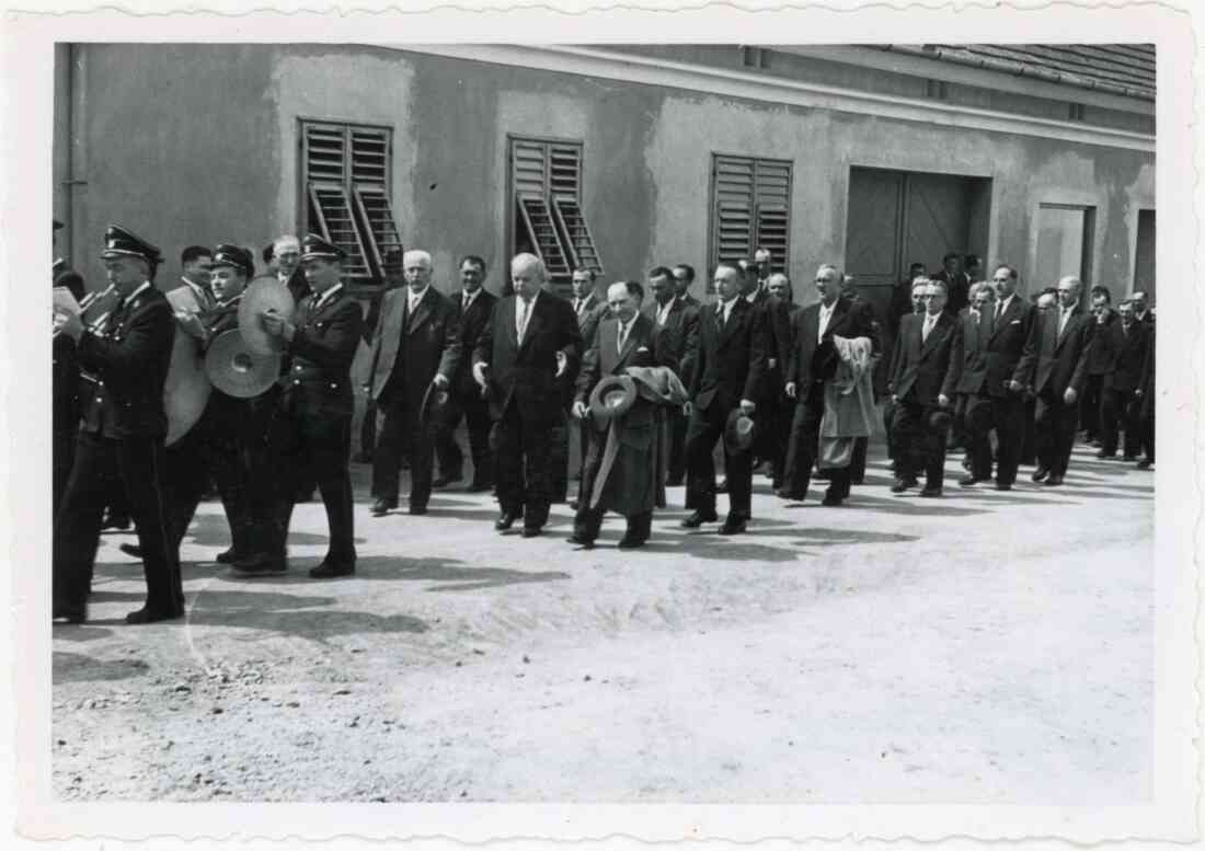 Einweihung des Arbeitsamts am Ostersonntag 1957 in der Vorstadt 3