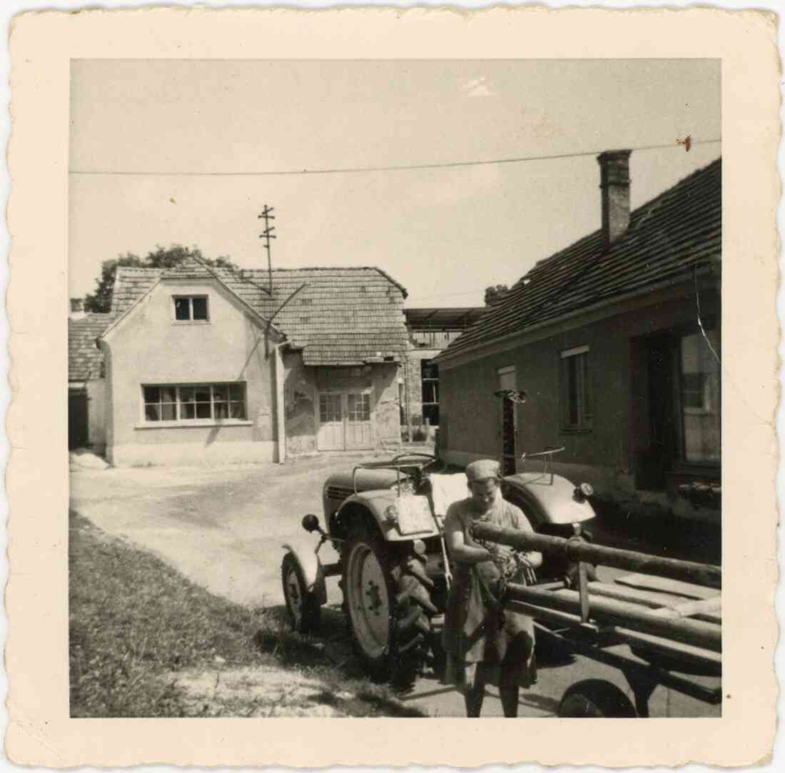 Anna Weiss in der Hintergasse 9 und der Schmiede und Wagnerei Peischl