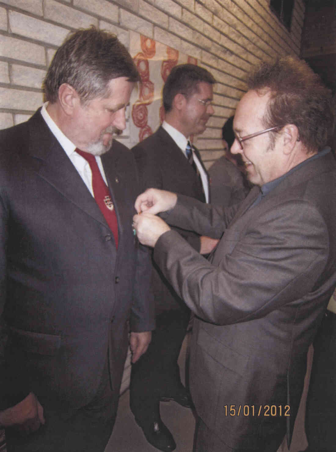 Kameradschaftsverein Stegersbach, Werner Seidl wird von Bürgermeister Heinz Peter Krammer geehrt am 15.01.2012