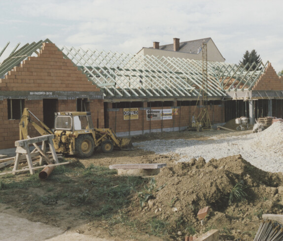 Neubau des Geschäftes Zielpunkt und des Geschäftes von Hugo Wagner am Hauptplatz
