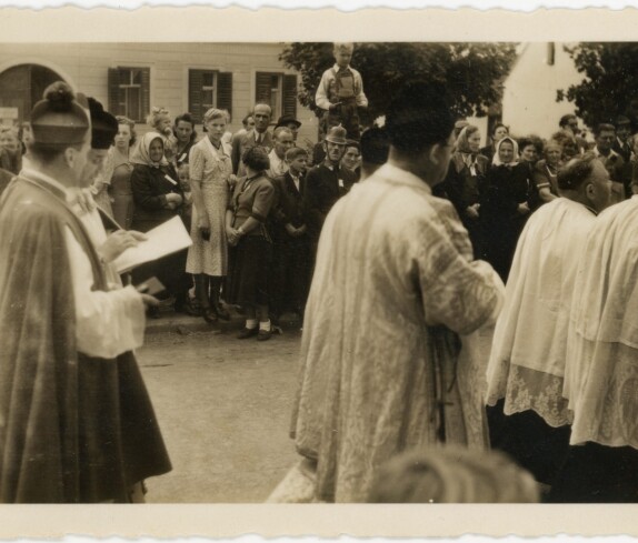 Glockenweihe in Stegersbach am 01. September 1950, der Prozessionszug