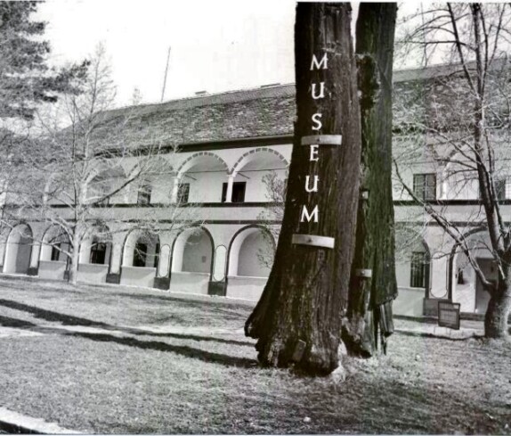 Kastell und ehemaligen Museum Stegersbach am Sparkassenplatz 2
