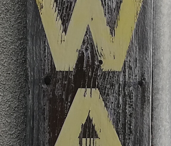 Firmentafel der Meistertischlerei Oswald am Herrschaftsweg 2 , Schild Nummer 13