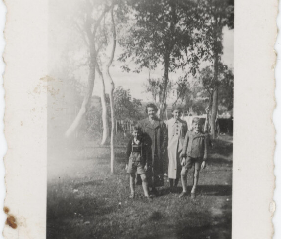 Eine Familie im Garten