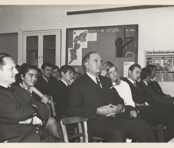 Europäische Jugend, Europatag 1970 im Rathaus Stegersbach, unter anderem mit Bürgermeiter Alexander Pradl