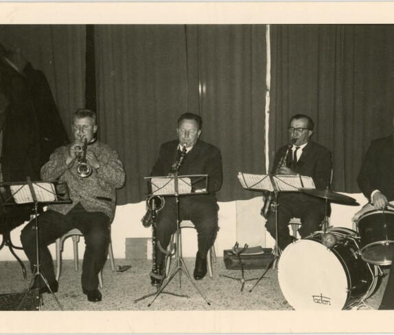 Tanzkapelle Karl Kapesky. Von links nach rechts: Rudolf Horvath, Karl Csar aus Bocksdorf, Karl Kapesky, Walter Band