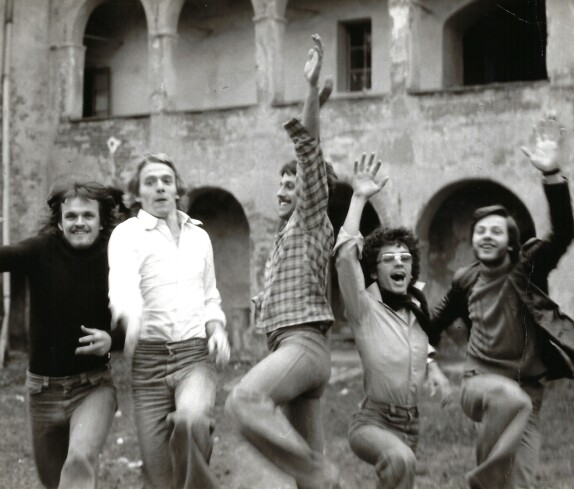 Opus eine Rockband, gegründet in Stegersbach im Hof der Pfeilburg in Fürstenfeld