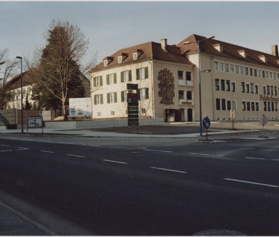 Kastell, Polytechnische Schule, Musikschule und Hauptschule am 10., März 2009