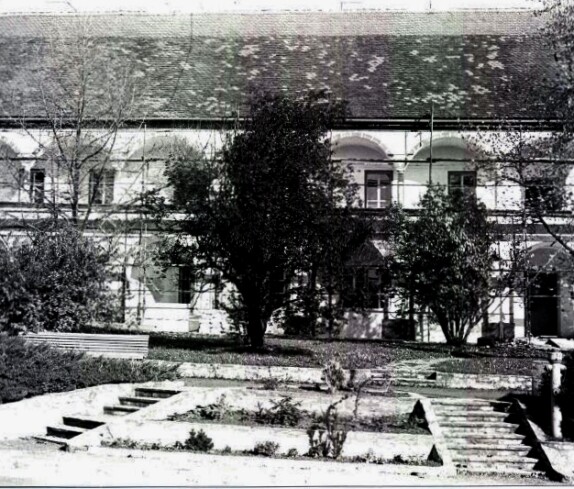 Kastell und ehemaligen Museum Stegersbach am Sparkassenplatz 2
