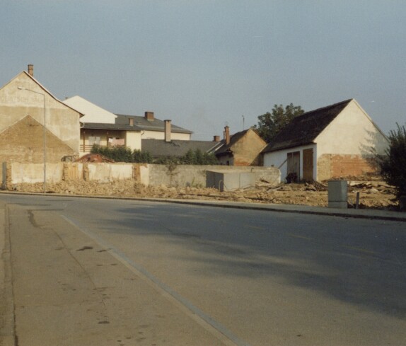 Abriss des Gasthof Bauer am Hauptplatz im Jahr 1988