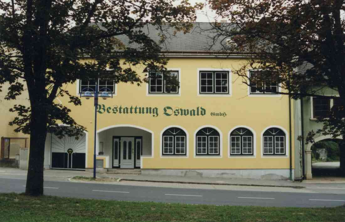 Bestattung Oswald, ehemals das Geschäft Bakanitsch am Hauptplatz, 19.05.2002