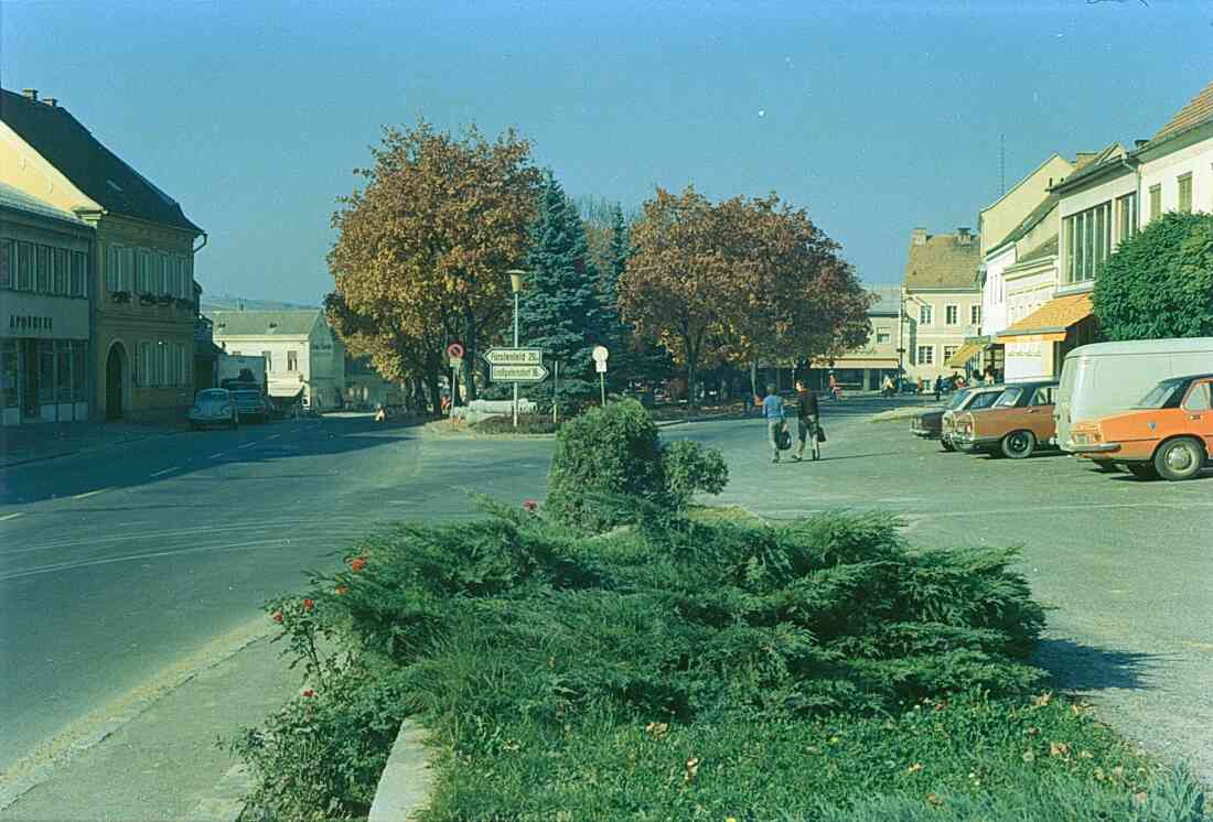 Hauptstraße und Hauptplatz im August 1975