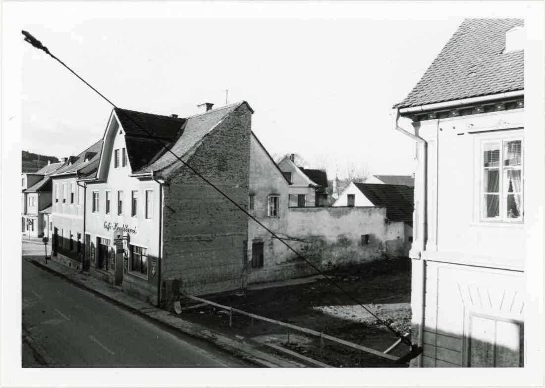 Abtragung des ehemaligen Feuerwehrhauses in der Herrengasse 14, am 13.12.1971
