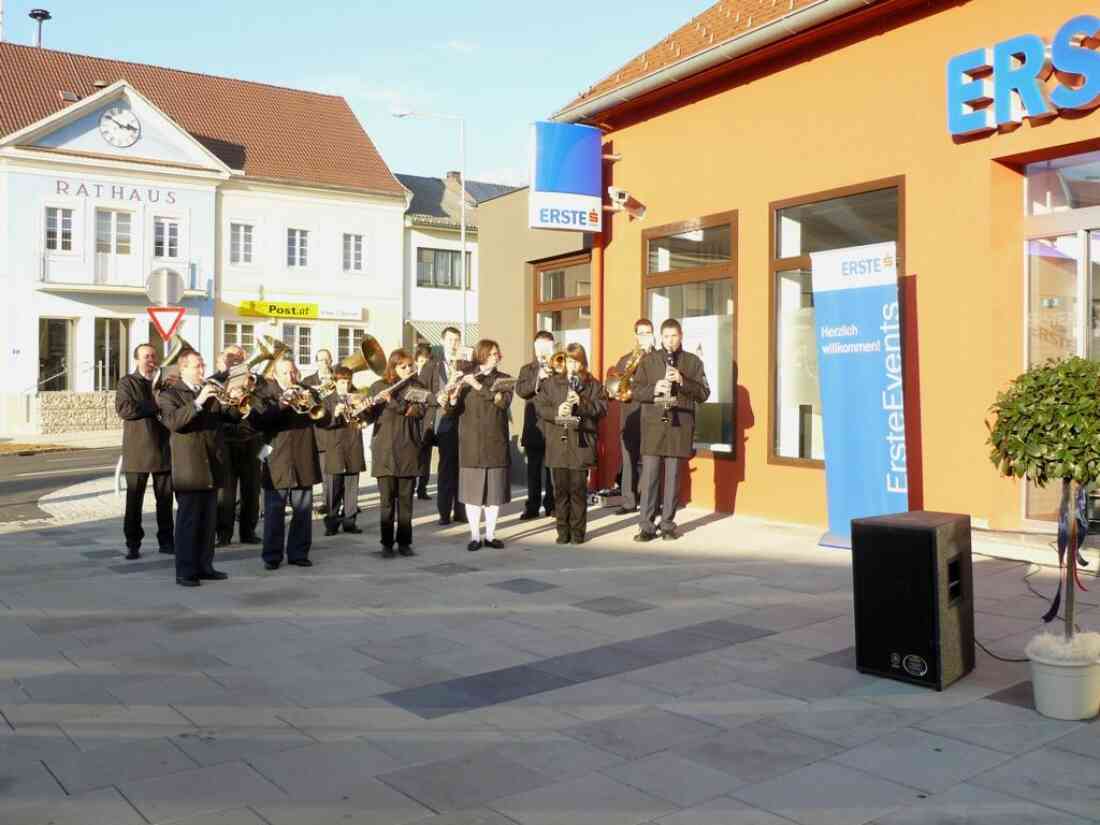 Eröffnung der Erste Bank mit dem Musikverein Stegersbach