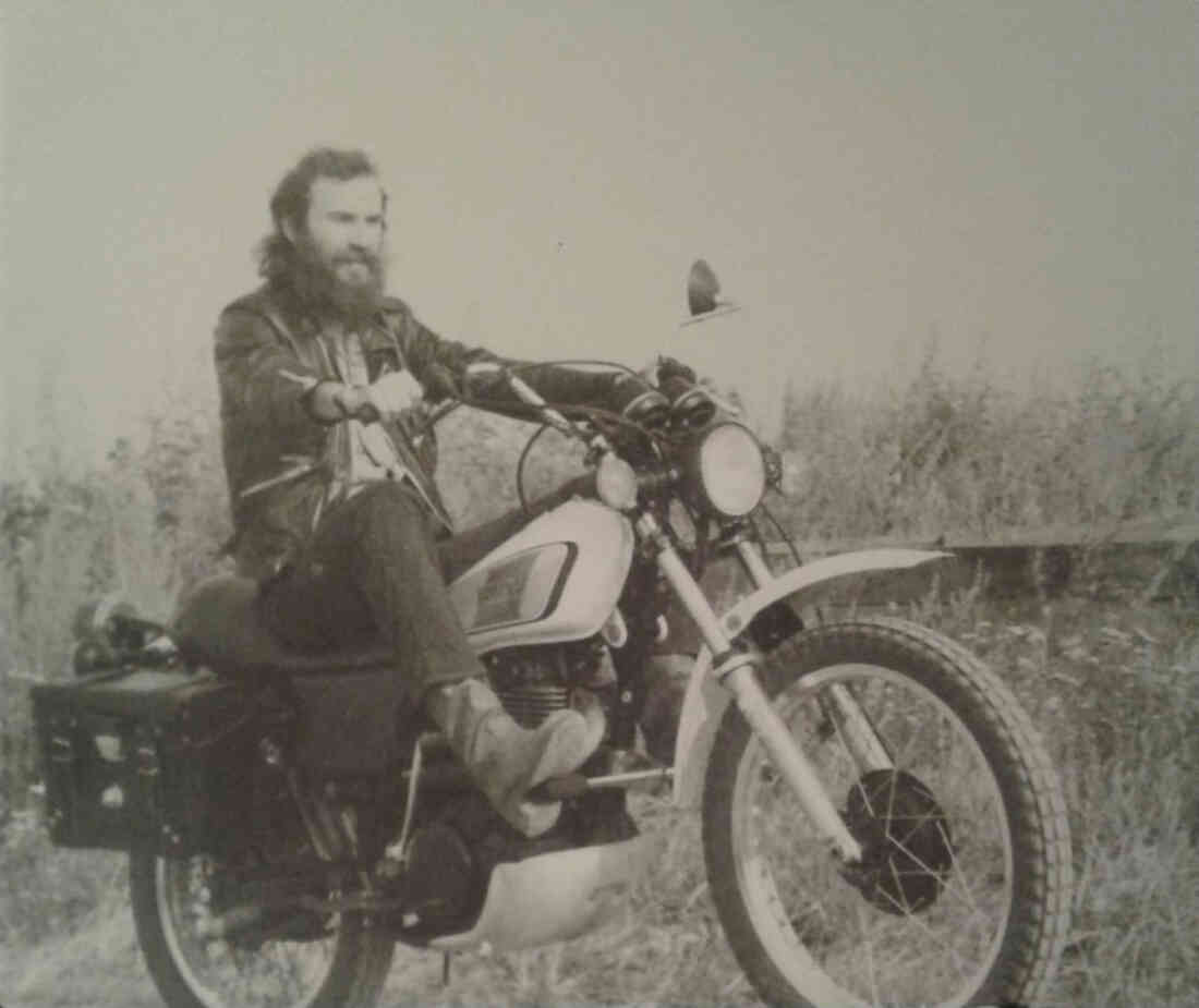 Norbert Norbi Prenner mit seiner Yamaha 500