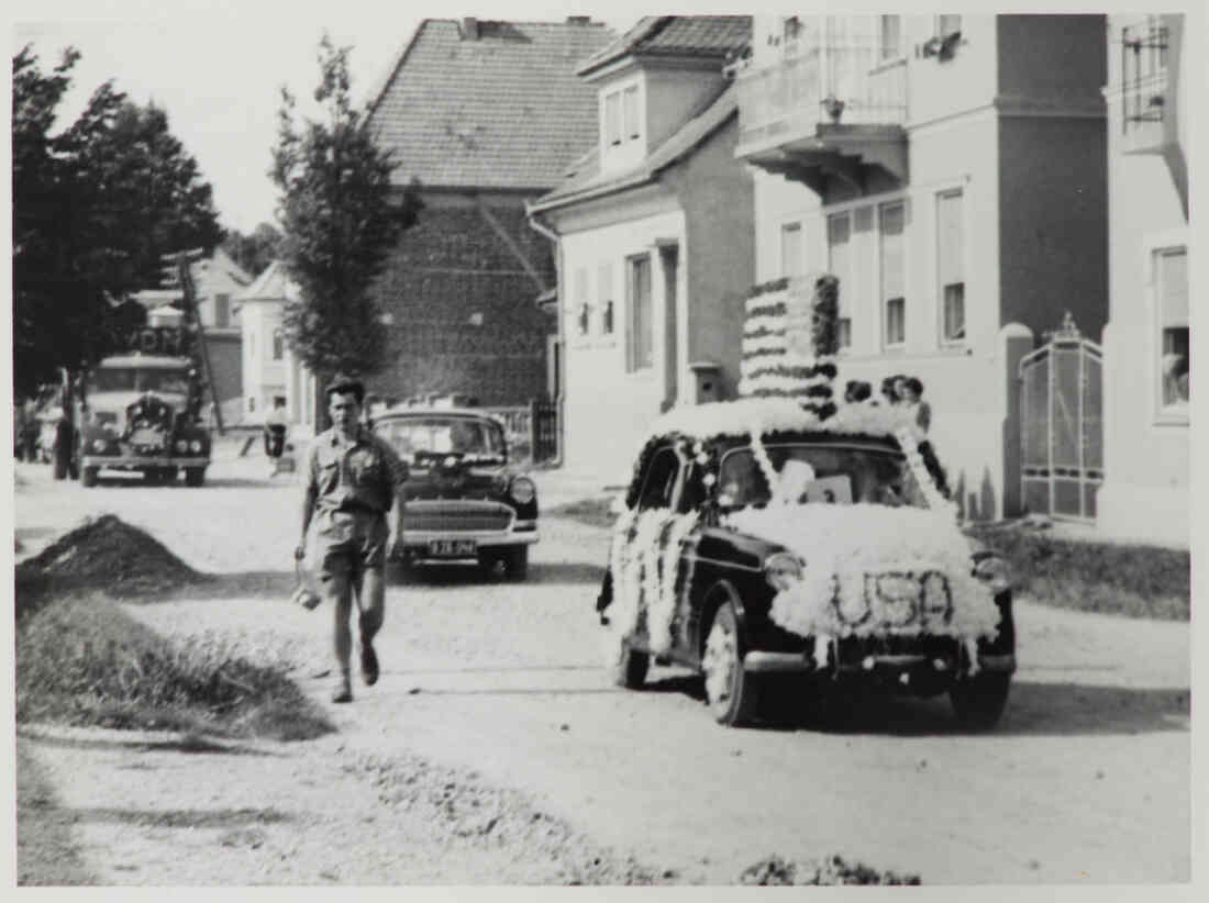 Volksfest mit Blumenkorso 18. August 1957 in der Kirchengasse