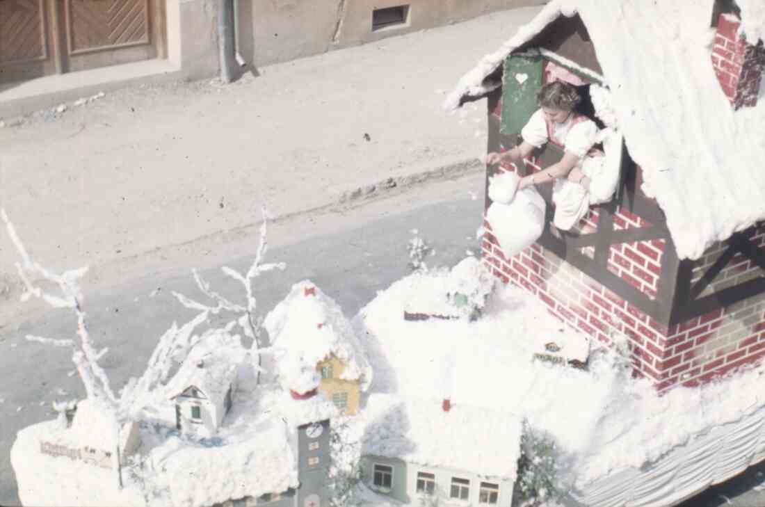 Volksfest und Blumenkorso 1955 in der Herrengasse