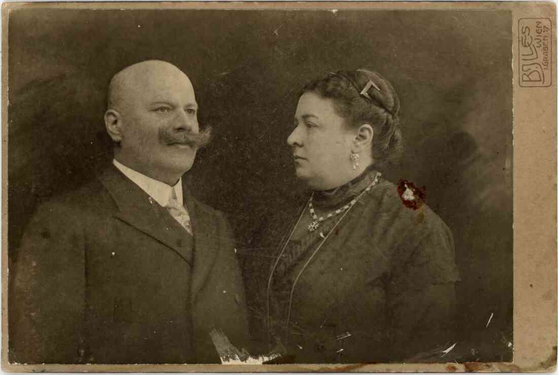 Apotheker Alois Kottas mit seiner Frau Eugenie, Vorderseite