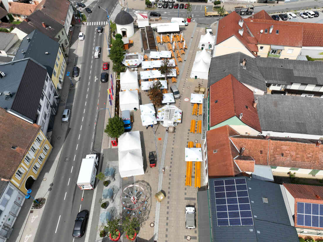 Winzer- und Trachtenfest am Hauptplatz